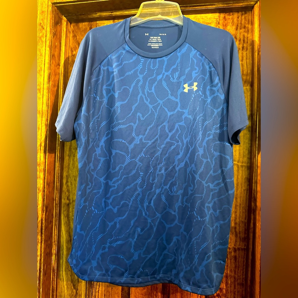 Under Armour Men's Blue Patterned Short Sleeve Tee
